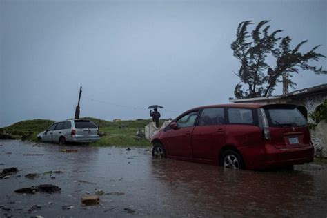 Storm moves close to Jamaica with 'dangerously' .